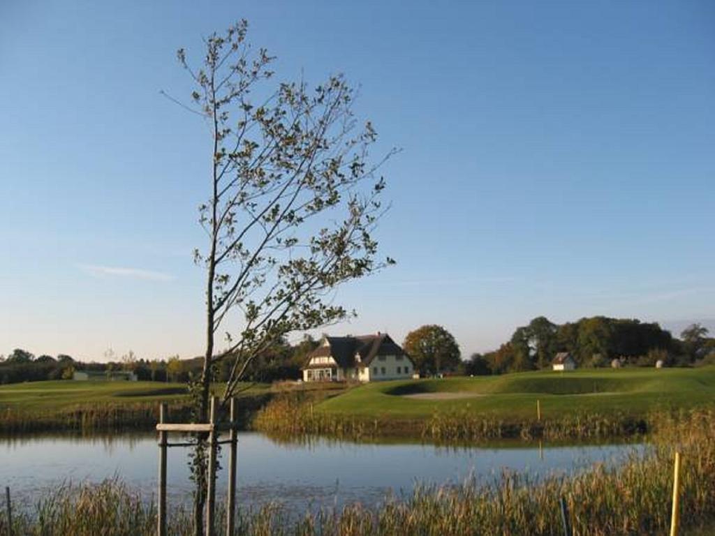 Golfcentrum Schloss Karnitz Ruegen 가르쯔 외부 사진
