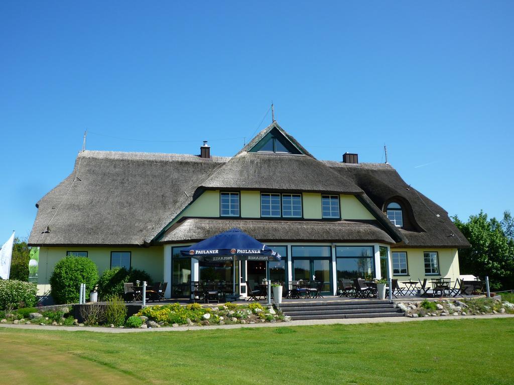 Golfcentrum Schloss Karnitz Ruegen 가르쯔 외부 사진
